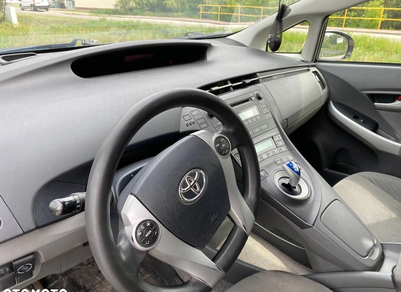 Toyota Prius cena 29000 przebieg: 515536, rok produkcji 2009 z Mirsk małe 79